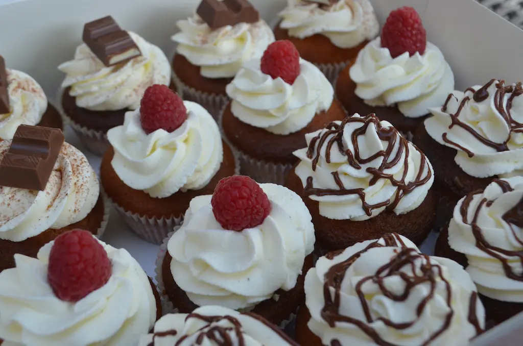 Cupcake framboise, Kinder et Nutella fait par Océane Pâtisserie & brunch